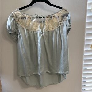 Dôen Lace Trimmed Blue Blouse